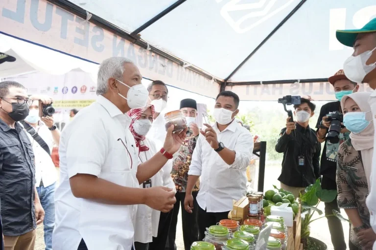 Membangun Koneksi dan Kemitraan